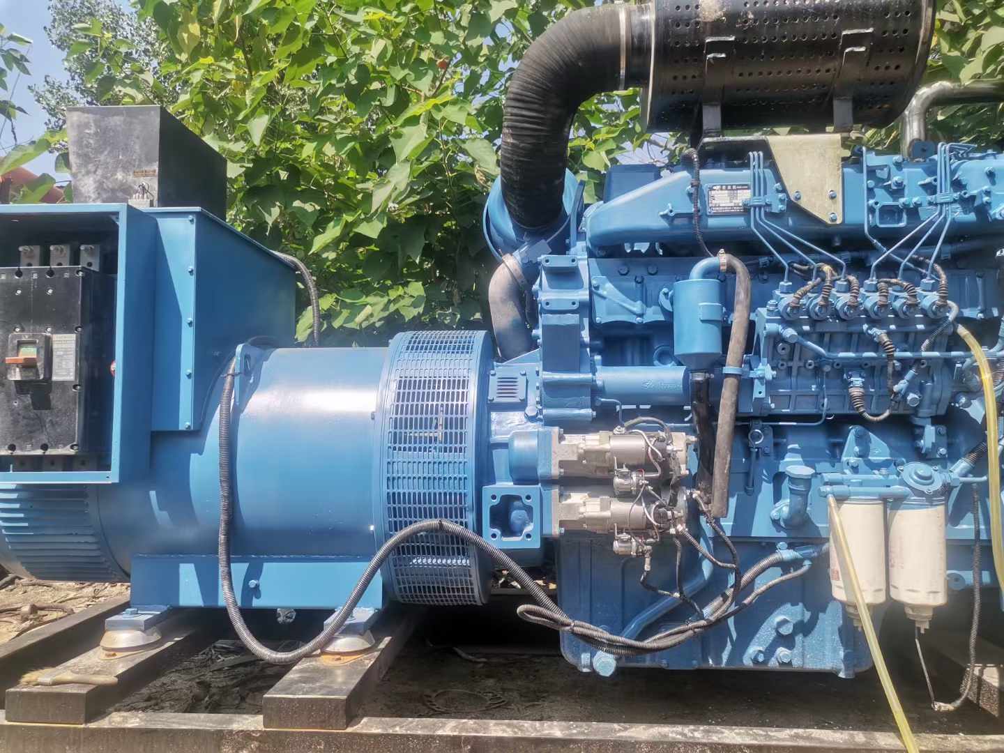 香格里拉详细说明降低 800kW 柴油发电机输出电流波动的方法